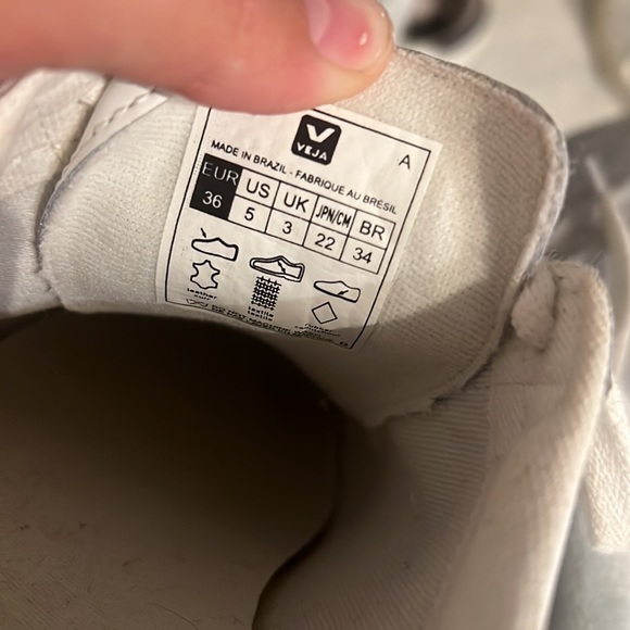 VEJA sneakers. Light blue/light teal. Worn once. Great condition!! - Picture 7 of 7